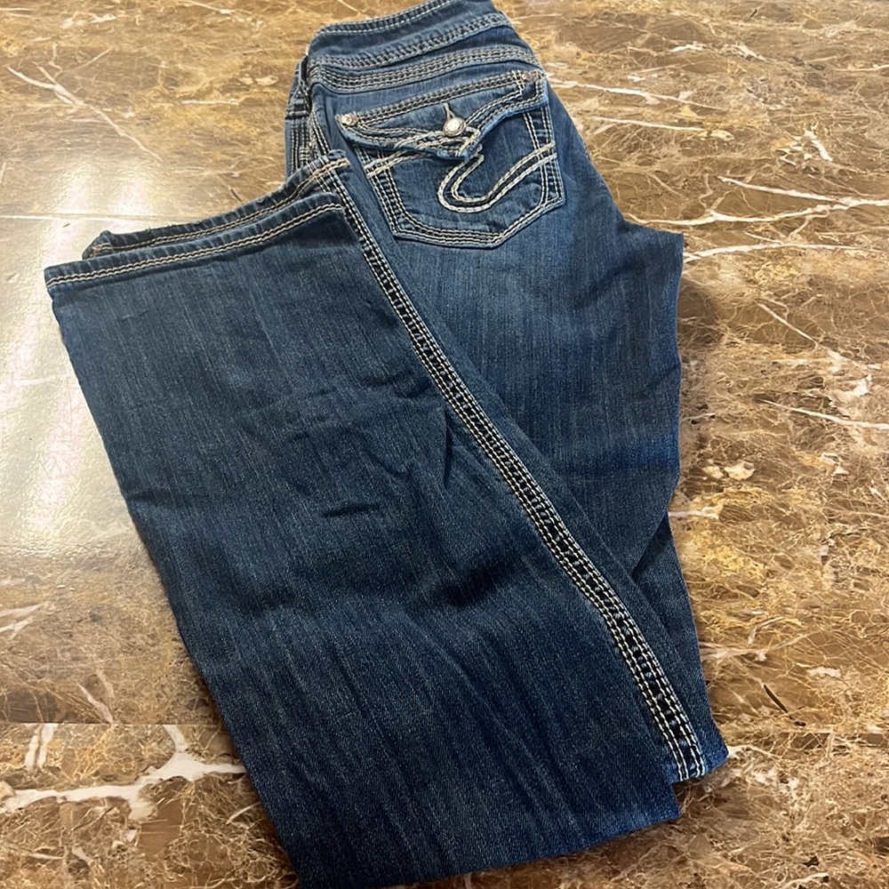 Silver Jeans - Picture 3 of 6